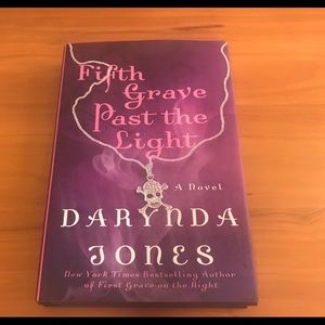 Fifth Grave Past the Light by Darynda Jones
